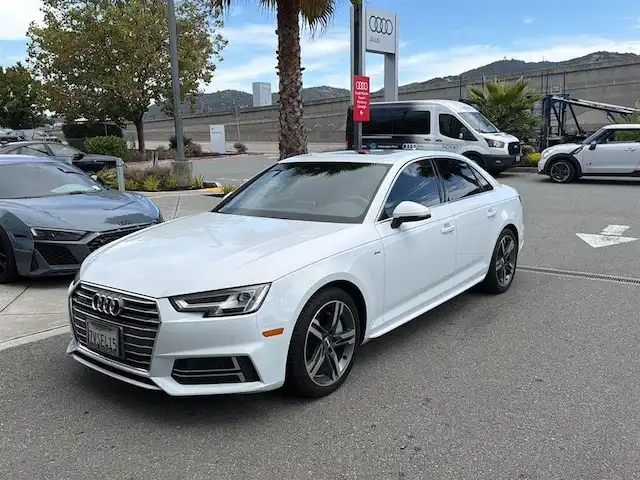 2017 Audi A4 2.0T quattro S tronic Premium Plus's photo