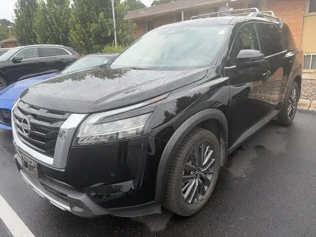 2024 Nissan Pathfinder SL 4WD's photo
