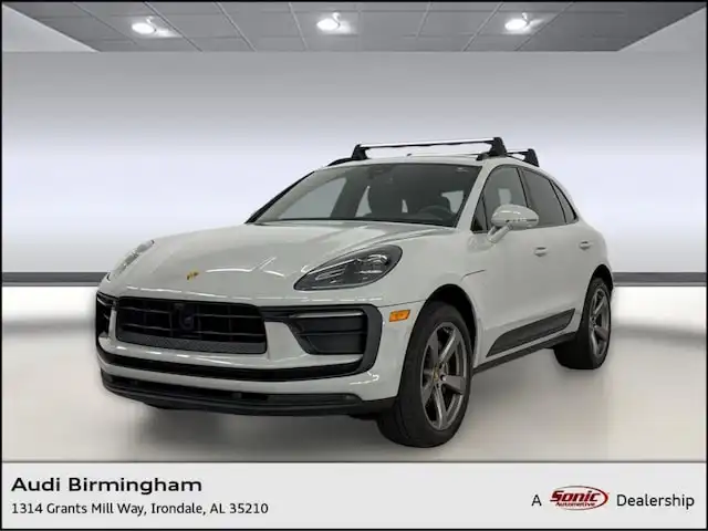 2024 Porsche Macan Base's photo
