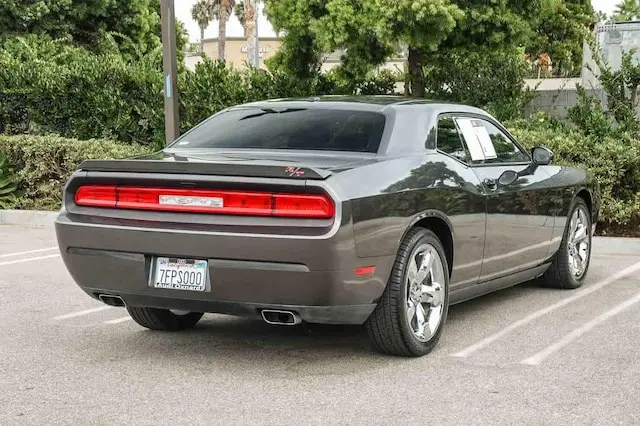 2013 Dodge Challenger R/T photo 4