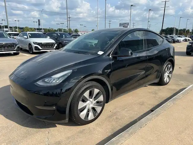 2021 Tesla Model Y Long Range Dual Motor All-Wheel Drive's photo