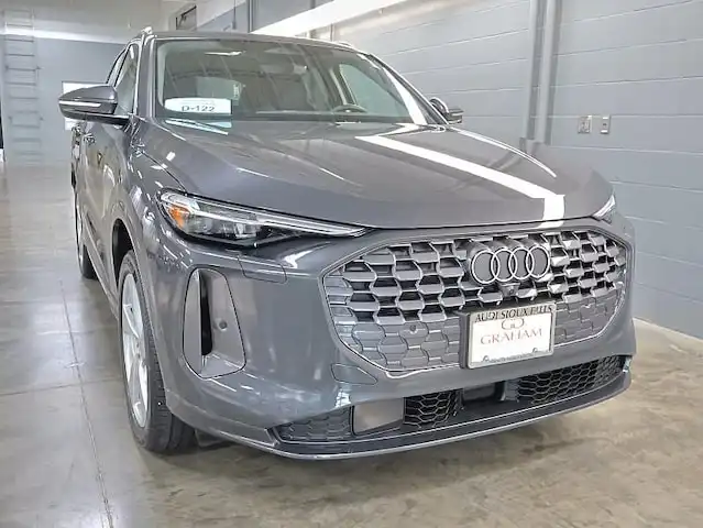 2025 Audi Q5 40 Premium Plus's photo