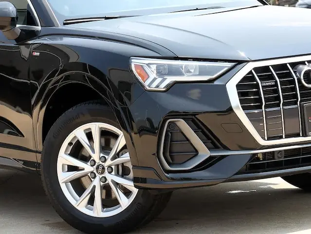 2025 Audi Q3 45 TFSI S Line Premium quattro photo 5