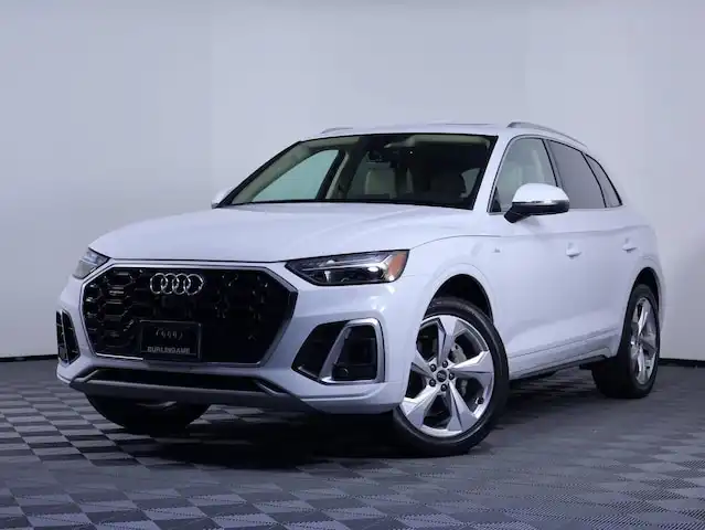 2023 Audi Q5 45 Premium Plus's photo