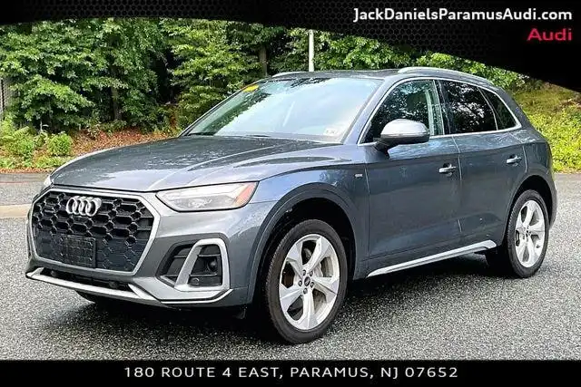 2023 Audi Q5 45 Premium Plus's photo