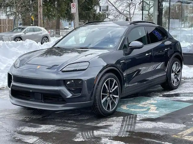 2024 Porsche Macan Macan 4 Electric's photo