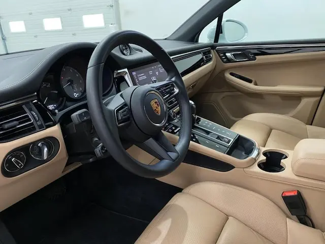2023 Porsche Macan S photo 4