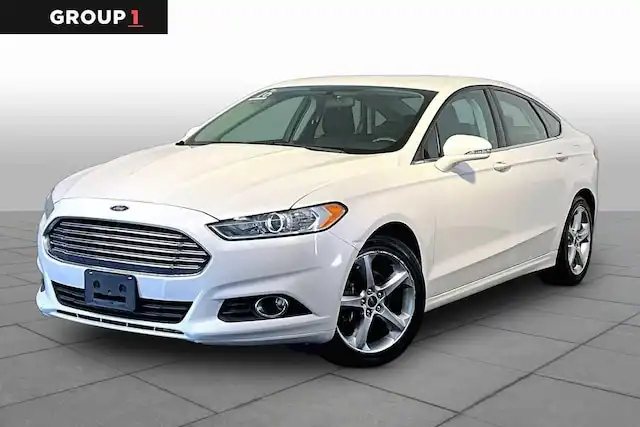 2016 Ford Fusion SE FWD's photo