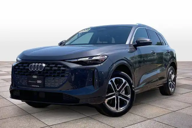 2025 Audi Q5 40 Premium's photo