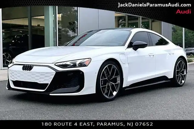 2025 Audi RS e-tron GT Base's photo
