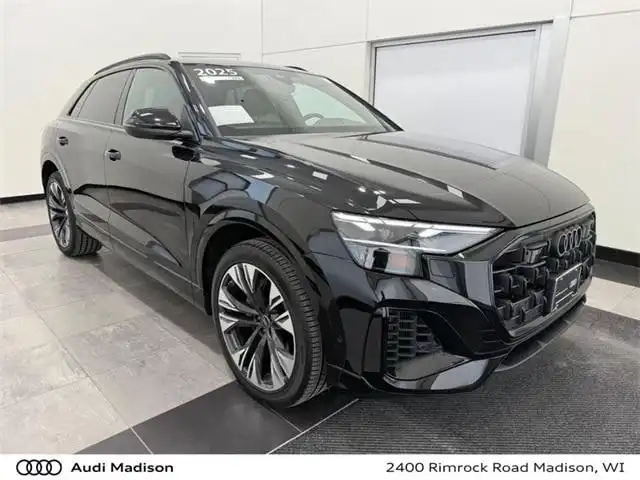 2025 Audi Q8 55 Premium quattro Tiptronic's photo
