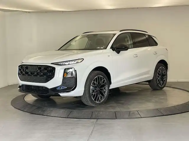 2026 Audi Q3 S line quattro's photo