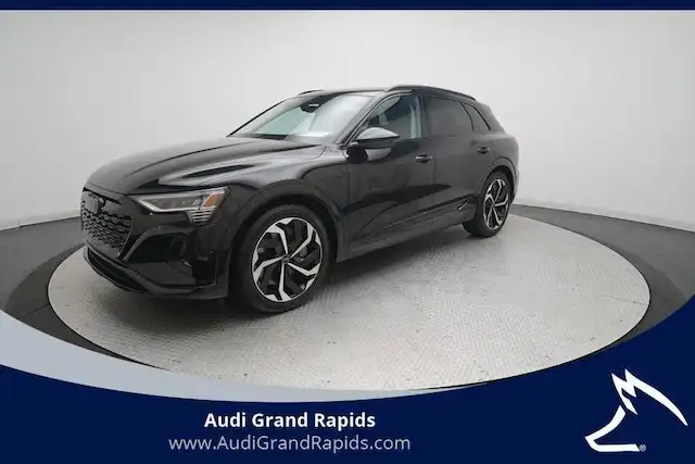 2024 Audi Q8 e-tron 114 kWh Prestige quattro 55's photo