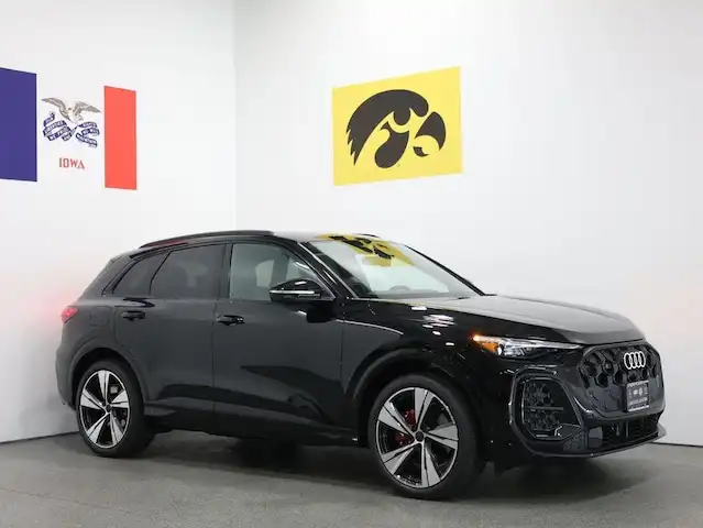 2026 Audi SQ5 Premium Plus quattro's photo