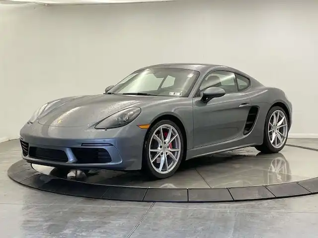 2025 Porsche 718 Cayman S's photo