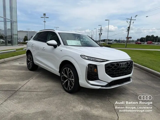 2026 Audi Q3 S line quattro photo 3