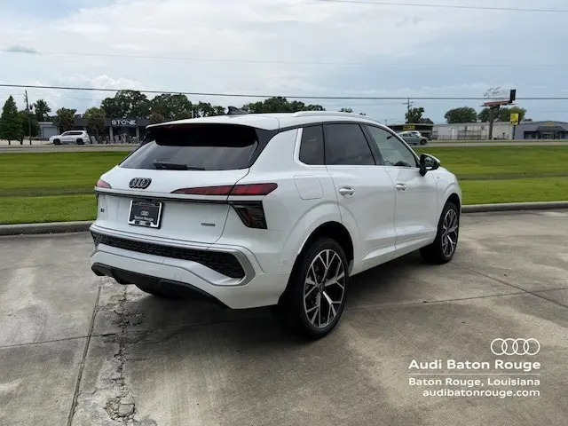 2026 Audi Q3 S line quattro photo 5