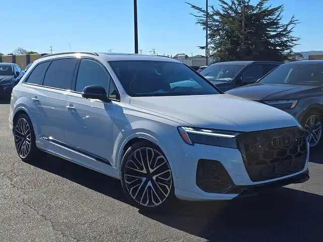 2026 Audi SQ7 Premium Plus quattro Tiptronic's photo