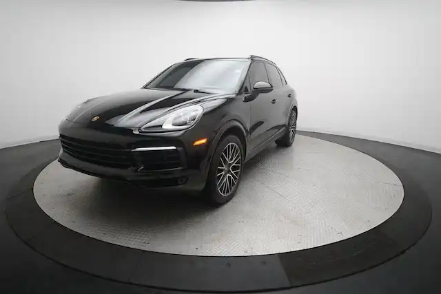 2022 Porsche Cayenne Platinum Edition's photo
