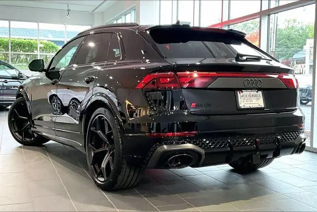 2026 Audi RS Q8 Base photo 3