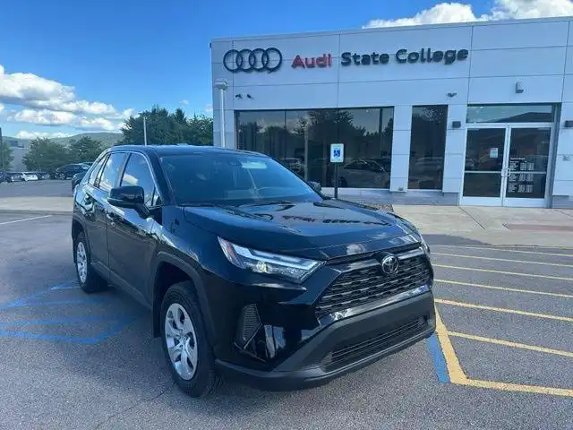 2025 Toyota RAV4 LE AWD's photo