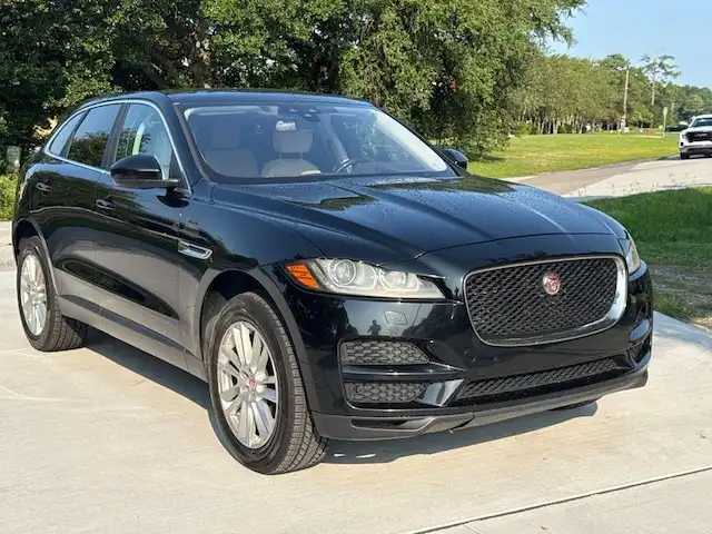 2017 Jaguar F-PACE 35t Prestige AWD's photo