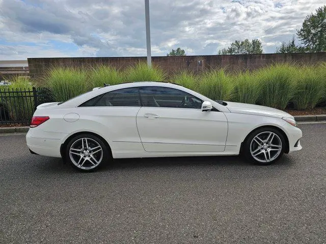 2014 Mercedes-Benz E-Class E350 4MATIC photo 4