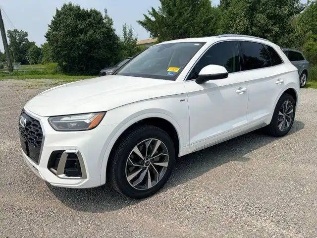 2023 Audi Q5 45 Premium Plus's photo