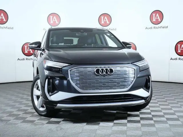2023 Audi Q4 e-tron 50 Prestige quattro photo 3