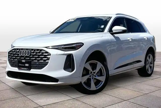 2025 Audi Q5 40 Premium Plus's photo