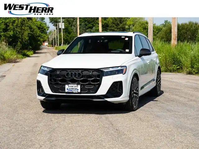 2025 Audi SQ7 Prestige quattro Tiptronic's photo