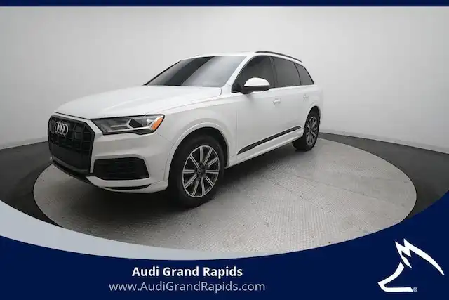 2023 Audi Q7 45 Premium Plus quattro Tiptronic's photo