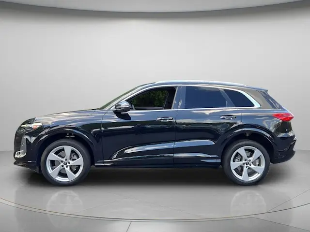 2025 Audi Q5 40 Premium Plus photo 3