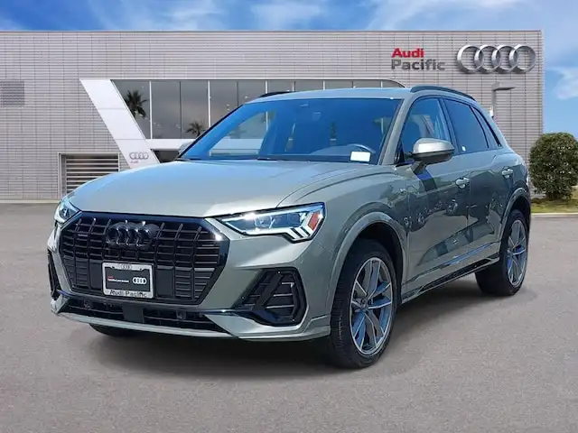 2025 Audi Q3 45 TFSI S Line Premium quattro's photo