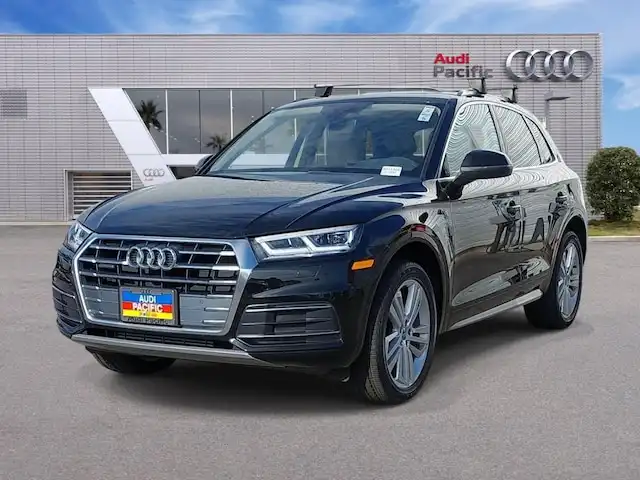 2019 Audi Q5 2.0T quattro S tronic Premium Plus's photo