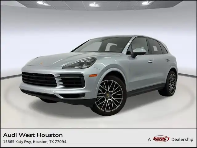 2022 Porsche Cayenne Base's photo