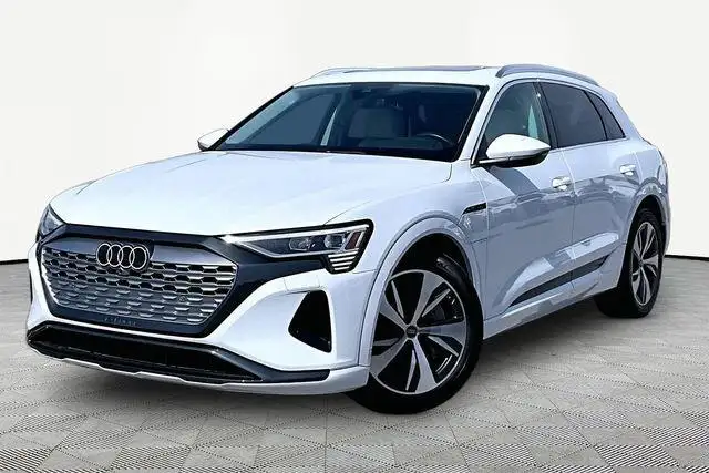 2024 Audi Q8 e-tron 55 114 kWh Premium quattro's photo