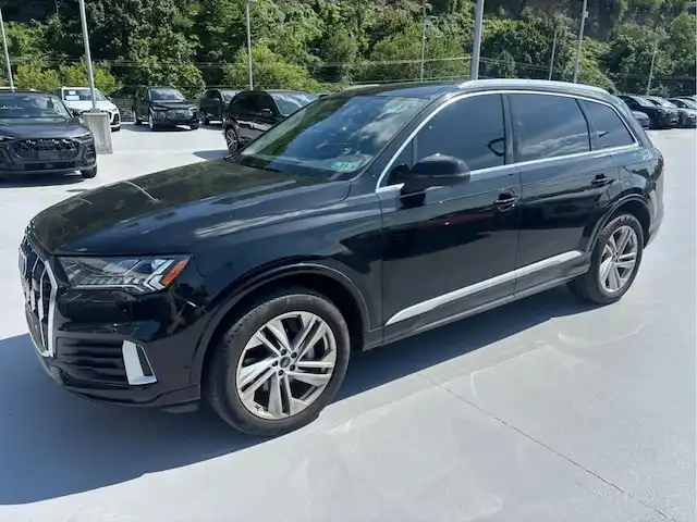 2023 Audi Q7 45 Premium Plus quattro Tiptronic's photo