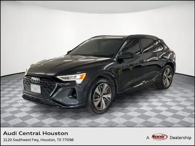 2024 Audi Q8 e-tron 114 kWh Premium quattro 55's photo