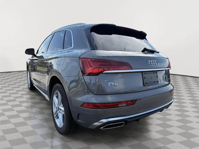 2023 Audi Q5 55 e Premium Plus photo 3