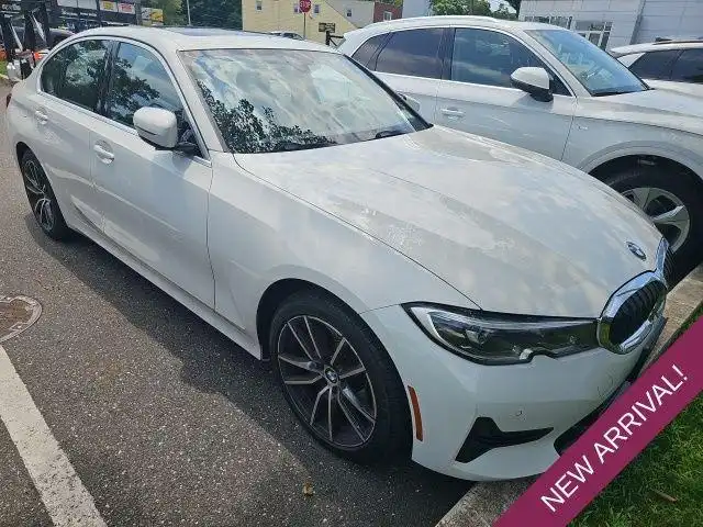 2019 BMW 3 Series 330i xDrive Sedan's photo