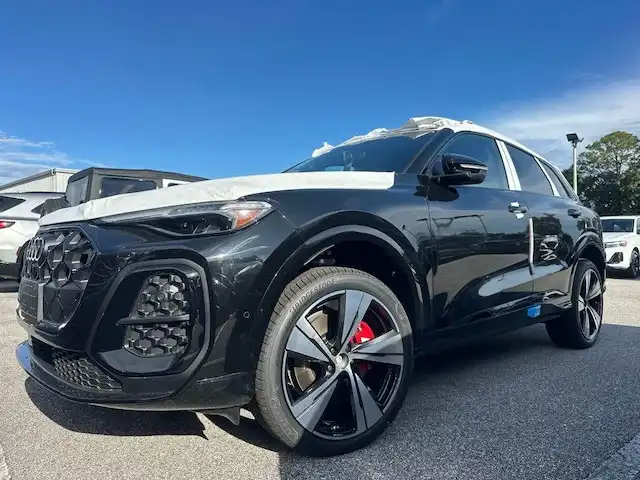 2026 Audi SQ5 Premium Plus quattro's photo
