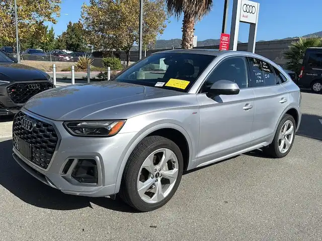 2022 Audi Q5 Sportback 45 Premium Plus's photo