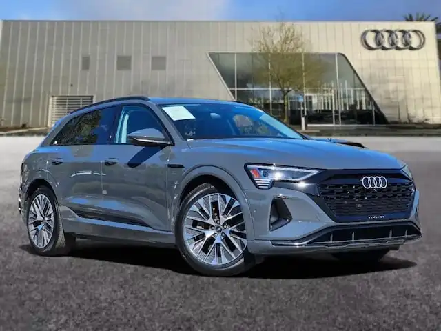 2024 Audi Q8 e-tron 114 kWh Prestige quattro 55's photo