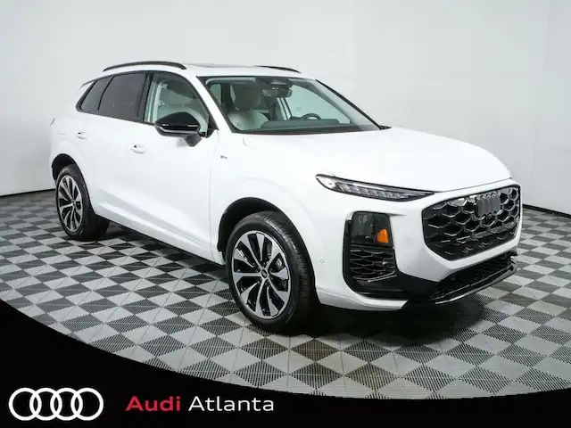 2026 Audi Q3 S line quattro's photo