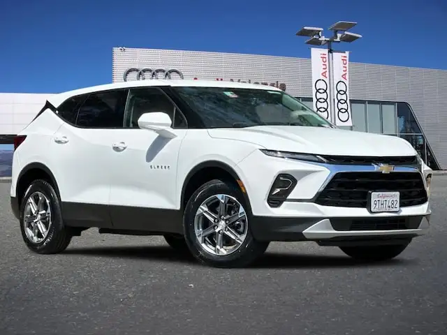 2025 Chevrolet Blazer 2.0T 2LT AWD's photo
