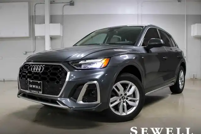 2022 Audi Q5 45 Premium's photo
