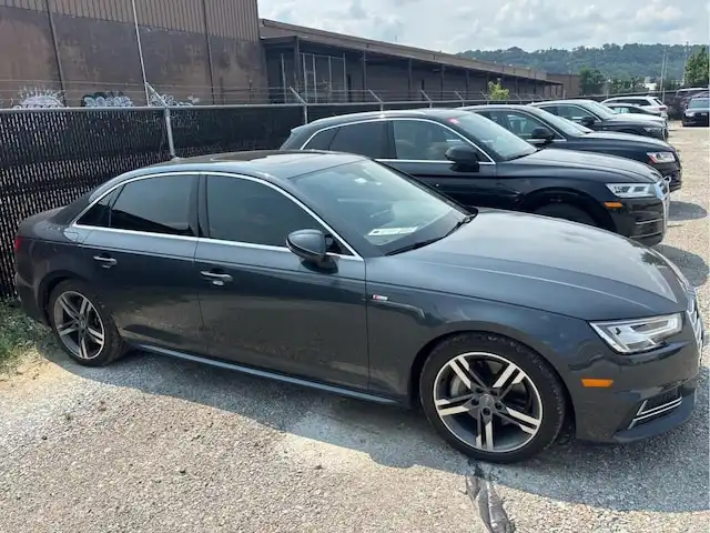 2017 Audi A4 2.0T quattro S tronic Premium Plus's photo