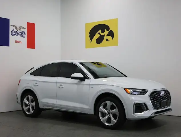 2023 Audi Q5 Sportback 45 Premium Plus's photo