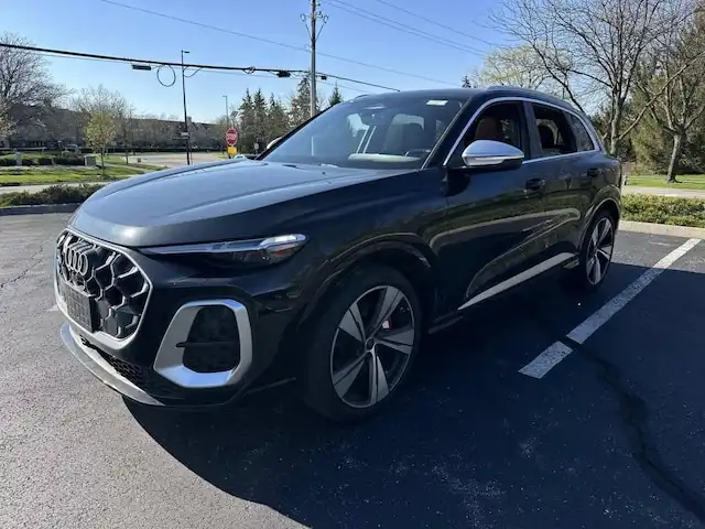 2025 Audi SQ5 Premium Plus's photo